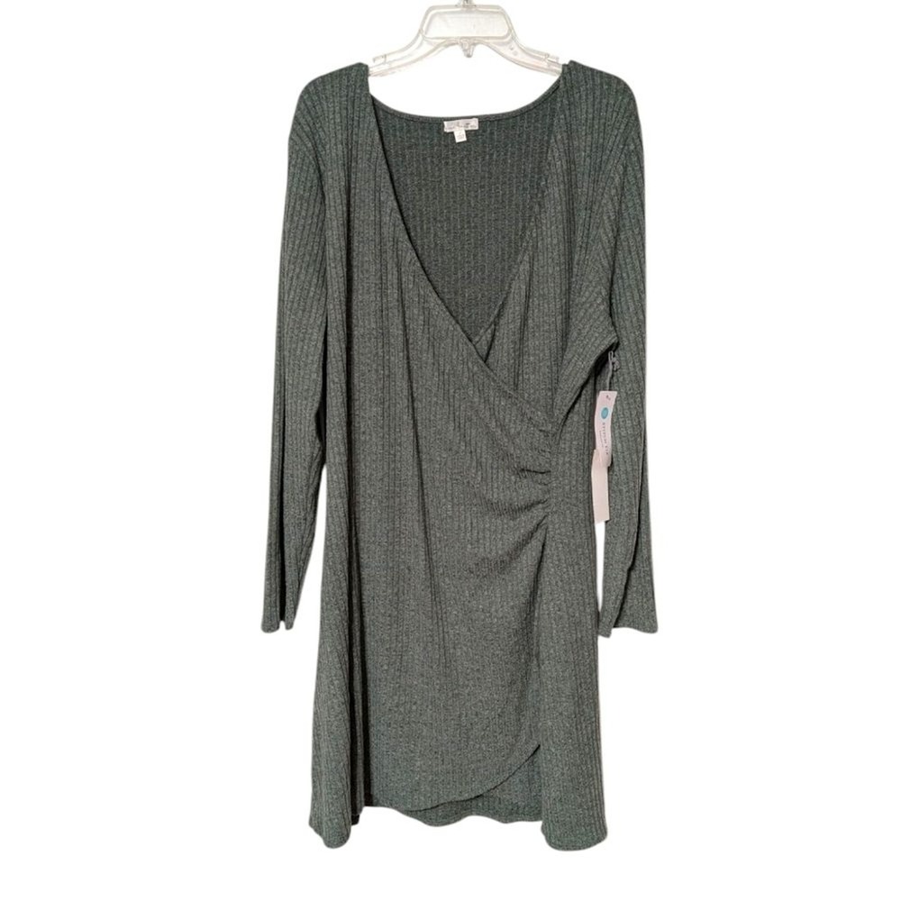 Nine Britton Green Ruched Ribbed Knit Wrap Dress V-Neckline Long Sleeve‎ Size 1X